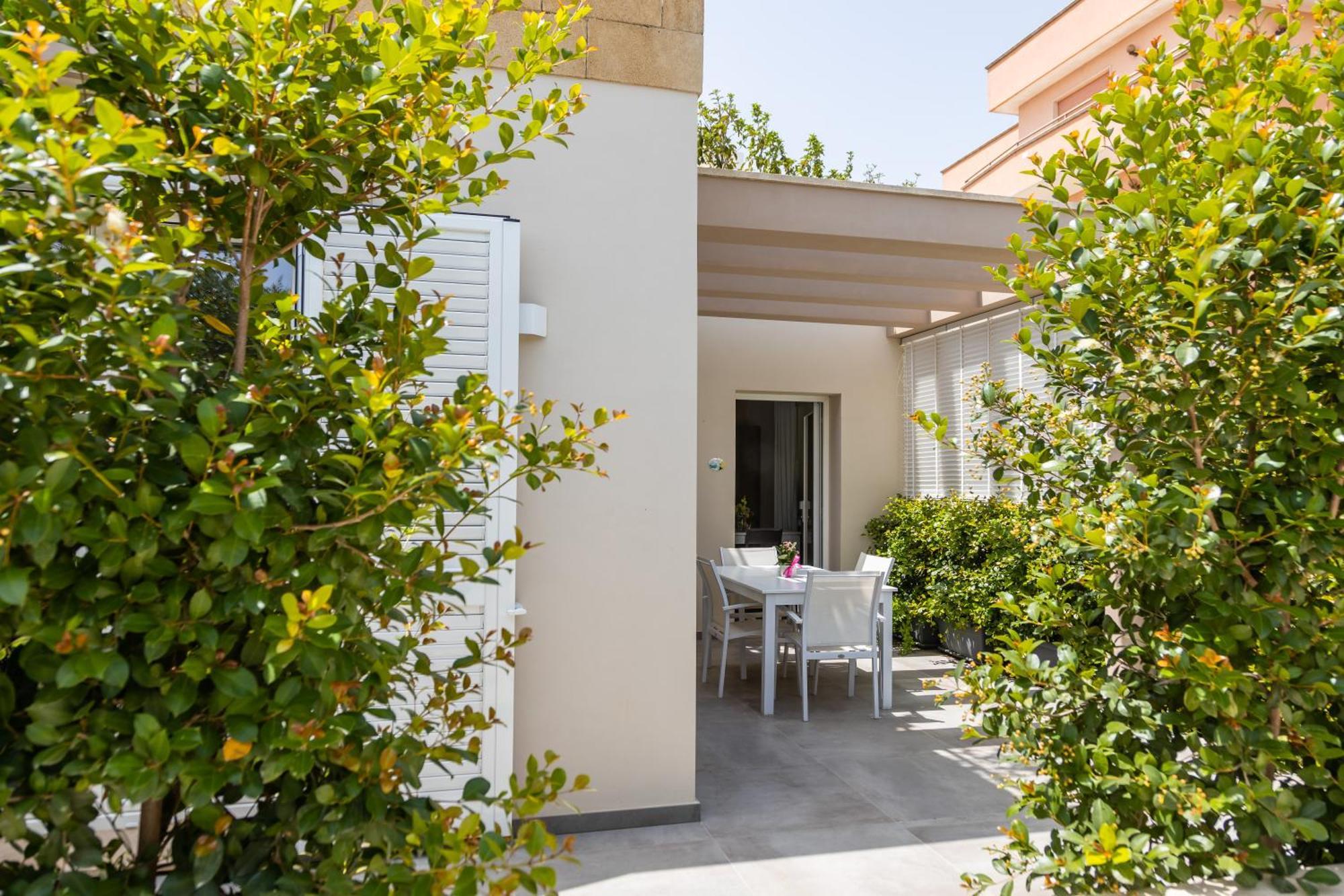 La Collina Di Montegrappa - Suites With Heated Private Pool - Suites With Shared Pool Tuglie Quarto foto